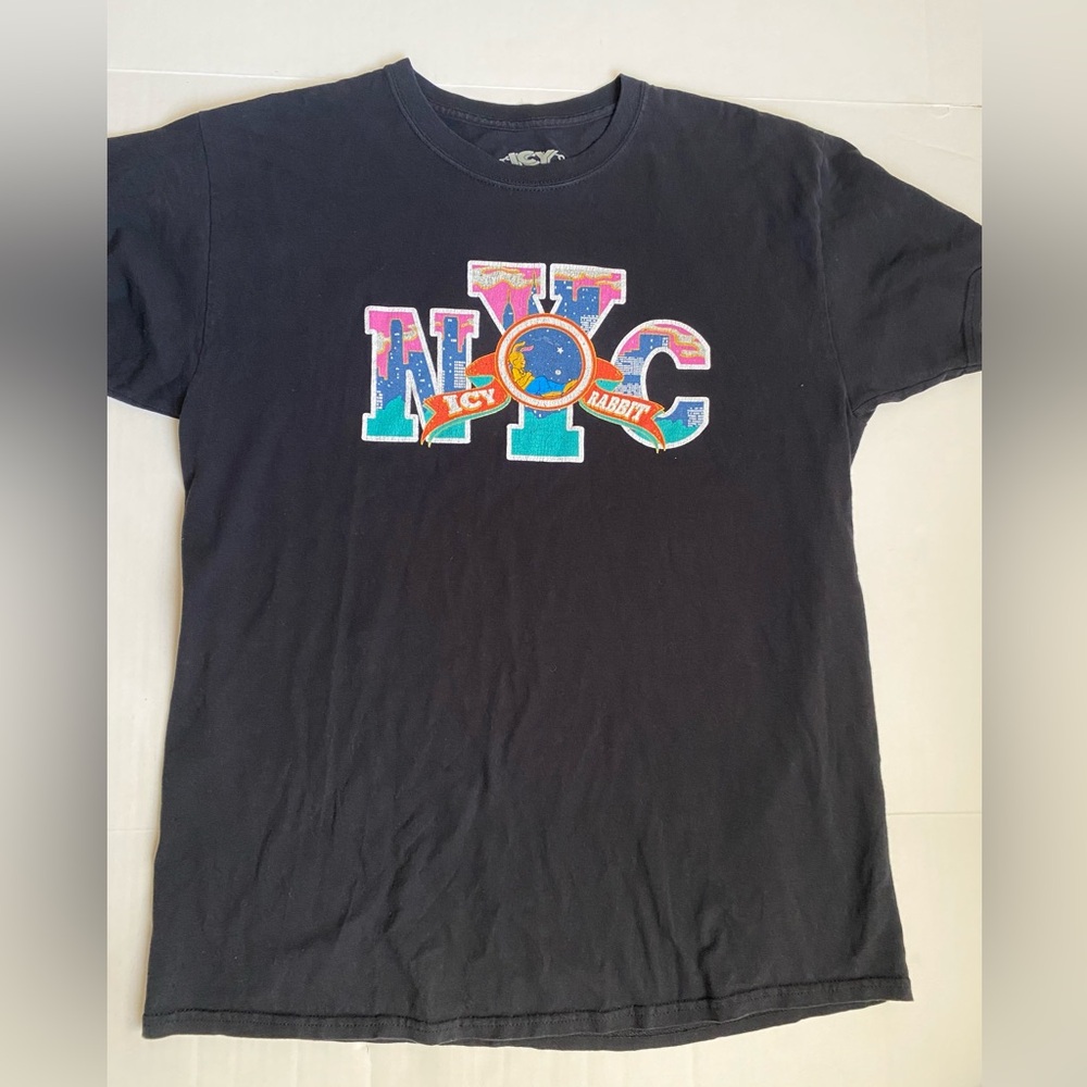 ICY Rabbit NYC Graphic Short Sleeve T-Shirt Black Size L Excellent Condition